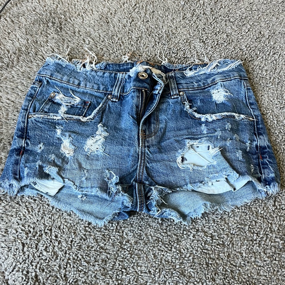 Jean shorts, size 6, Zara’s tragaluz denim wear